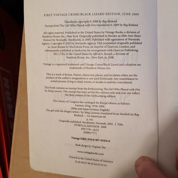 💚3/$20 "The Girl with the Dragon Tatoo" Soft Cover Book - Picture 4 of 4